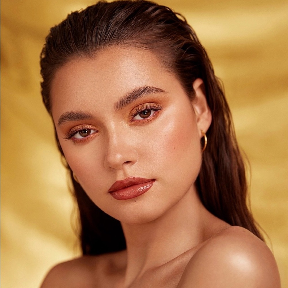 KYLIE COSMETICS
24K Birthday Collection Pressed Powder Palette - Picture 14 of 16